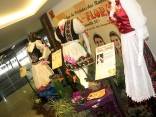 	Mostra dos Vestidos das Rainhas no Joinville Garten Shopping. Exposição apresenta trajes usados pelas majestades de diferentes edições da Festa das Flores. - Fotografo: Divulgação Fundação Turística - Data: 22/10/2012