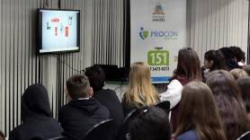 Procon de Joinville reforça educação de consumo para estudantes - Fotografo: Rogerio da Silva / Secom - Data: 16/06/2016