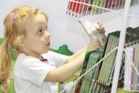 A 9ª edição da Feira do Livro de Joinville é para todos. No entanto, a presença das crianças é uma agradável sensação de que o futuro será ainda melhor. A abertura oficial aconteceu na noite desta quinta-feira (12/4). - Fotografo: Mauro Artur Schlieck - Data: 12/04/2012