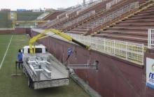 Obra de ampliação da Arena Joinville =  Colocação de vigas Setor Leste do estádio - Fotografo: Phelippe José - Data: 24/08/2015