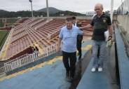 Bombeiros Militar e Associação de Clubes do Futebol Catarinense vistoria Arena Joinville para Catarinense 2015. - Fotografo: Phelippe José da Silva - Data: 16/10/2014