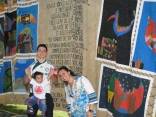 Família mineira visita painel produzido por alunos escola municipal Ada Sant