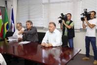 Em entrevista coletiva à imprensa, o prefeito de Joinville, Carlito Merss, e o secretário da Saúde, Tarcísio Crocomo, esclarecem sobre as ações que estão sendo feitas para atender a demanda oftalmológica na cidade. - Fotografo: Mauro Artur Schlieck - Data: 21/11/2011