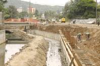 A Prefeitura de Joinville definiu para 8 de dezembro a entrega da obra de macrodrenagem do rio Morro Alto, bairro América - Fotografo: Kátia Nascimento - Data: 01/11/2012
