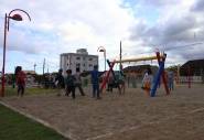 A Prefeitura de Joinville entrega nesta sexta-feira (28/9), às 19 horas, a nova praça Joaquim Girardi, na rua de mesmo nome. Mesmo antes da entrega, a comunidade já está usando os equipamentos da praça.  - Fotografo: Agobar Gonçalves Filho - Data: 27/09/2012