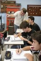 Ainda há vagas abertas em Joinville para cursos gratuitos de formação profissional do Pronatec - Brasil Sem Miséria. Os cursos no Senac são para Montagem e Manutenção de Micro Computador e Auxiliar Administrativo. No Senai, as vagas são para  - Fotografo: Mauro Arthur Schlieck - Data: 31/01/2012