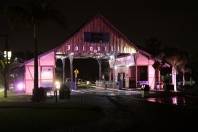 Pórtico de Joinville iluminado para o Outubro Rosa 2015 - mês de prevenção ao câncer de mama - Fotografo: Luís Gustavo Fusinato / Secom - Data: 05/10/2015