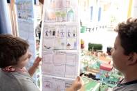 Escola Karin Barkemeyer, do Vila Nova, faz maquetes sobre aniversário de Joinville - Fotografo: Rogerio da Silva - Data: 06/03/2015