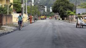 Prefeitura Municipal de Joinville realiza obra de paviventação asfaltica da rua Santa Luzia - Fotografo: Rogerio da Silva - Data: 17/09/2014
