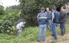 Defesa Civil aplica plano de ação para limpeza dos rios de Joinville. - Fotografo: Phelippe José - Data: 02/09/2014