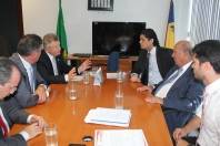 Prefeito Udo Döhler, senado Luiz Henrique da Silveira e deputado federal Mauro Mariani em audiência junto à presidência da Empresa de Correios e Telégrafos, onde trataram da possibilidade da sessão do prédio da Regional dos Correios de Joinville - Fotografo: Divulgação - Data: 19/02/2013