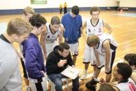 Treinador do basquete masculino de Joinville Jorge orientando sua equipe nos 27º Joguinhos Abertos em Caçador - Fotografo: Phelippe José da Silva - Data: 30/07/2014