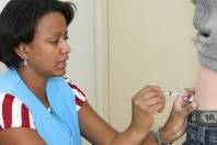 Neste sábado (5/5), a Secretaria da Saúde de Joinville contará com 500 profissionais para realizar o Dia D de Vacinação. A data marca o  início da 14ª Campanha Nacional de Vacinação contra a Influenza (gripe). - Fotografo: Mauro Artur Schlieck - Arquivo SECOM - Data: 04/05/2012