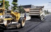 Prefeitura inicia pavimentação asfáltica na Rua Tenente Antônio João no Bom Retiro - Fotografo: Phelippe José - Data: 13/01/2016