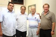 O prefeito Carlito Merss, acompanhado do presidente da Fundação de Esportes, Lazer e Eventos de Joinville (Felej), Jorge Nascimento, e do presidente do JEC, Márcio Vogelsanger, entregou o convite para a homenageado Waldomiro Schützler - Fotografo: Mauro Artur Schlieck - Data: 17/02/2012