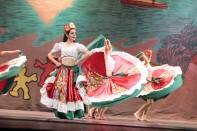 A noite deste sábado (21/7) no Festival de Dança de Joinville teve apresentações de Danças Populares. Na Categoria Júnior, Programa Dança na Escola - Escola Municipal Professora Laura Andrade (Joinville/SC) com a coreografia Isto é Carimbó. - Fotografo: Mauro Artur Schlieck - Data: 21/07/2012