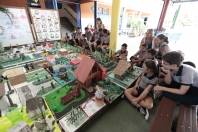Escola Karin Barkemeyer, do Vila Nova, faz maquetes sobre aniversário de Joinville - Fotografo: Rogerio da Silva - Data: 06/03/2015
