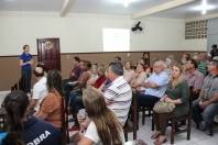 Equipe da Companhia Águas de Joinville explicou a moradores do Costa e Silva como serão as obras de implantação da rede de esgoto que, em breve, terão início no bairro - Fotografo: Divulgação/CAJ - Data: 12/09/2012