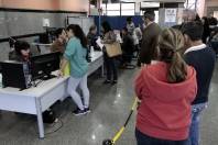 Aumenta a procura de contribuintes interessados em saldar o IPTU - Fotografo: Rogerio da Silva - Data: 15/08/2013