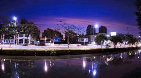 A foto da Avenida Beira Rio de Joinville mostra outros olhares depois da implantação da nova iluminação pública.  - Fotografo: Mauro Artur Schlieck - Data: 30/06/2012