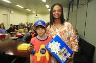 Na manhã dessa quarta-feira (09/04), os nove alunos do projeto Aluno Guia, premiados pelo concurso Todos Por um Trânsito Melhor, receberam um kit escolar e tomaram café com o Prefeito Carlito Merss. Israel João de Oliveira da Escola Municipal Professora Laura Andrade. - Fotografo: Kátia Nascimento - Data: 09/05/2012