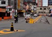 A pintura de sinalização horizontal no trânsito de Joinville, realizada pela Companhia de Desenvolvimento e Urbanização de Joinville - Conurb, chegou a 79.478m² desde 2009. Também foram transformadas sete ruas em mão inglesa como a Jaguaruna (foto). - Fotografo: Luana Isse de Freitas - Data: 23/05/2012