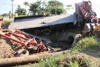 Acidente na Estrada do Atalho compromete abastecimento em bairros na zona Oeste de Joinville - Fotografo: Divulgação CAJ - Data: 06/02/2014