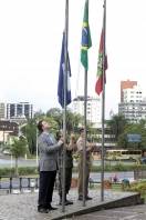 O hasteamento das bandeiras que abre oficialemente as comemorações pelos 162 anos de Joinville - Fotografo: Jaksson Zanco - Data: 06/03/2013