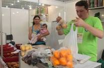 Aberta oficialmente nesta sexta-feira (29/6), em Joinville, a III Feira Sustentável de Santa Catarina. Biscoitos, pães, defumados, geleias, polpa de frutas e produtos de artesanato são algumas das opções que estão disponíveis ao visitante. - Fotografo: Mauro Artur Schlieck - Data: 29/06/2012