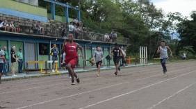 16º Jogos Escolares de Joinville = Competição de atletismo na Univille. - Fotografo: Phelippe José da Silva - Data: 07/11/2014