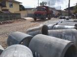 A Prefeitura de Joinville, por meio da Secretaria Regional da Vila Nova, continua investindo em obras de infraestrutura e de drenagem. Na Estrada Comprida, um trecho com cerca de 600 metros de extensão está sendo elevado em cerca de 40cm. - Fotografo: Ruy Ferrari - Data: 18/10/2011