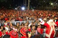 Um dos momentos mais esperados durante a abertura do Natal dos Sonhos de Joinville foi a chegada do Papai Noel - Fotografo: Mauro Artur Schlieck - Data: 24/11/2011
