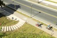  As ciclovias de Joinville foram destaque nacional da reportagem “Bikes de Joinville têm muito a ensinar a SP”, do jornal Diário do Comércio, de São Paulo, no dia 8 de março. Conhecida como Cidade das Bicicletas, Joinville tem quase 100 quilômetros de ciclovias ciclofaixas - Fotografo: Kátia Nascimento - Data: 19/03/2012