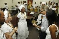 Prefeito Carlito Merss recebeu na manhã desta quarta-feira (21/11) uma homenagem das Comunidades Tradicionais de Terreiros de Joinville e presentação do Grupo Afoxé Omilode - Fotografo: Kátia Nascimento - Data: 21/11/2012