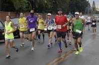 22ª Meia Maratona de Joinville - atleta fazendo o percursso 21 km disputando o primeiro lugar. - Fotografo: Phelippe José - Data: 14/03/2015