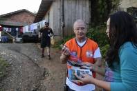 Ação da Defesa Civil e Clube do Jipeiro Joinville na entrega de panfletos orientativos nas áreas de risco - Fotografo: Rogerio da Silva - Data: 22/05/2015