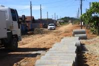 A Prefeitura de Joinville por meio da Secretaria de Habitação executa obras de drenagem e saneamento no Loteamento José Loureiro, bairro Paranaguamirim. - Fotografo: Kátia Nascimento - Data: 20/03/2012