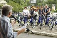 Os Agentes Comunitários de Saúde de Joinville receberam na manhã desta segunda-feira (28/11), 250 novas bicicletas. Eles desempenham um papel fundamental na promoção da saúde na comunidade. O prefeito Carlito Merss falou do importante trabalho de prevenção que fazem os agentes. - Fotografo: Kátia Nascimento - Data: 28/11/2011