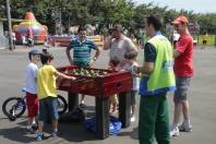 Pais e mães interagindo com seus filhos no Joinville Movimento no Dia das Crianças. - Fotografo: Phelippe José - Data: 12/10/2014