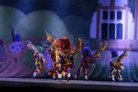 A noite deste sábado (21/7) no Festival de Dança de Joinville teve apresentações de Danças Populares. Na Categoria Júnior, Programa Dança na Escola - Escola Municipal Pedro Ivo Campos (Joinville/SC) com a coreografia Maracatu. - Fotografo: Mauro Artur Schlieck - Data: 21/07/2012
