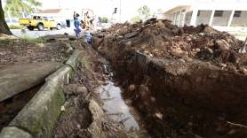 Subprefeitura Sudeste realiza drenagem na rua agronômica - Fotografo: Rogerio da Silva - Data: 19/02/2015