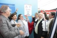 O prefeito de Joinville, Carlito Merss, a secretária de saúde, Antonia Maria Grigol, e lideranças comunitárias, inauguraram, neste sábado (05/5), a nova Policlínica do bairro Aventureiro. A unidade era uma antiga reivindicação da comunidade.  - Fotografo: Mauro Artur Schlieck - Data: 05/05/2012