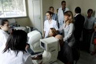 Os primeiros atendimentos oftalmológicos nas dependências do Hospital e Maternidade Bethesda, aconteceram nesta segunda-feira (28/11). Atualmente, 12 mil pessoas aguardam por uma consulta com um oftalmologista.  - Fotografo: Kátia Nascimento - Data: 28/11/2011