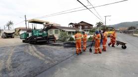 Prefeitura Municipal de Joinville realiza obra de paviventação asfaltica da rua Santa Luzia - Fotografo: Rogerio da Silva - Data: 17/09/2014