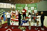 Natação feminina de Joinville é campeã geral dos 53º  Jasc em Blumenau- troféu entregue peelo presidente da Fesporte. - Fotografo: Phelippe José - Data: 29/11/2013