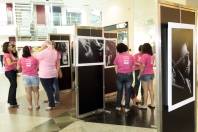 Ação de entrega dos postais da campanha câncer de mama no Shopping Mueller - Fotografo: Phelippe José - Data: 14/10/2014