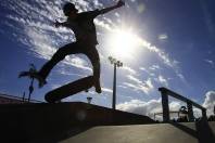 Hoje foi dia de show na pista de skate do Parque da Cidade com o Campeonato de Street Skate. O evento faz parte da Programação de Aniversário dos 161 Anos de Joinville. - Fotografo: Mauro Artur Schlieck - Data: 09/03/2012