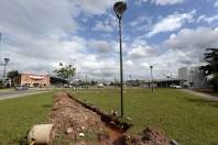 Prefeitura de Joinville concreta cabos elétricos para evitar furtos da fiação - Fotografo: Rogerio da Silva - Data: 23/03/2015