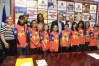 Na manhã dessa quarta-feira (09/04), os nove alunos do projeto Aluno Guia, premiados pelo concurso Todos Por um Trânsito Melhor, receberam um kit escolar e tomaram café com o Prefeito Carlito Merss. - Fotografo: Kátia Nascimento - Data: 09/05/2012
