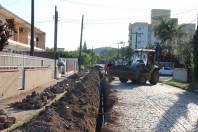 Águas de Joinville troca parte da rede de água por tubulação mais resistente - Fotografo: Secom / Divulgação - Data: 08/04/2016